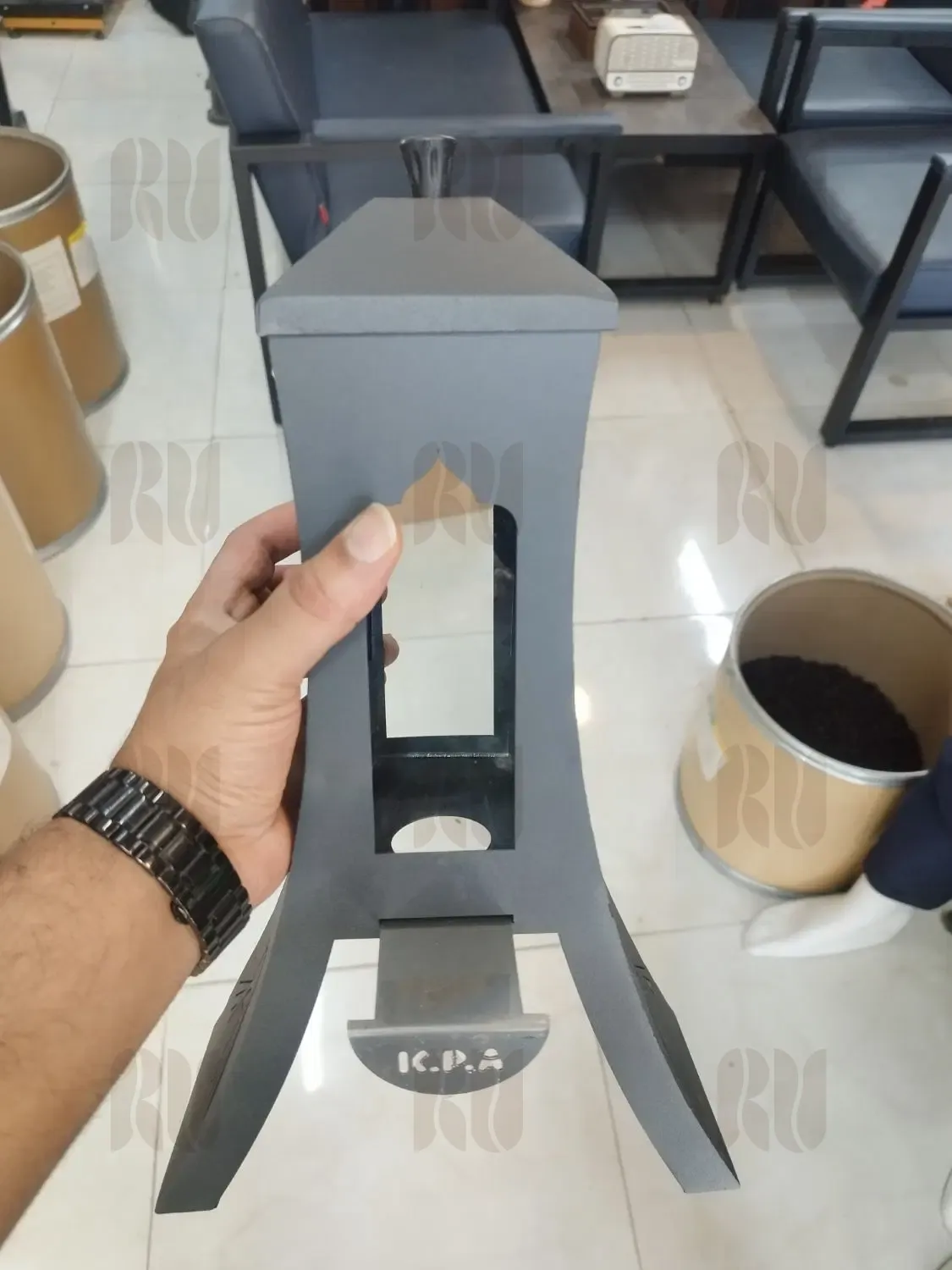 سیلو قهوه و خشکبار رومیزی طرح برج آزادی مشکی مات